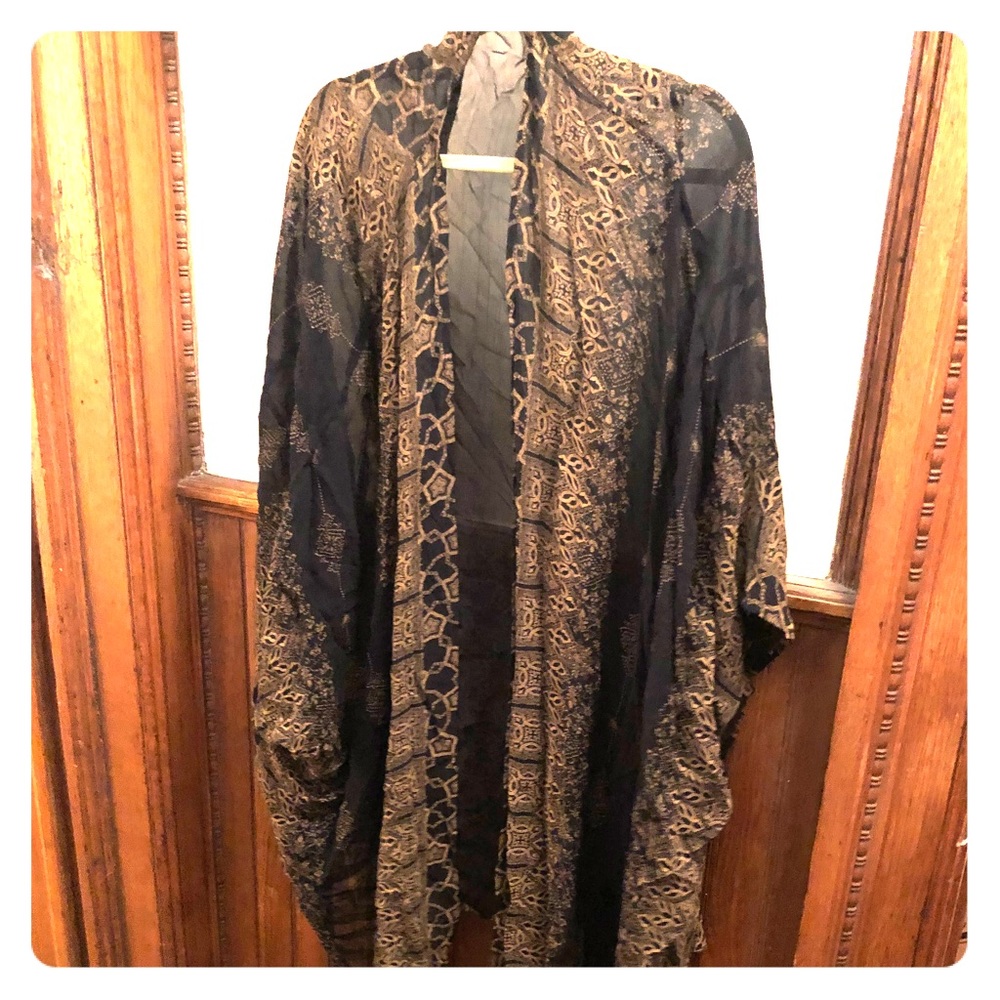 Urban Outfitters “Ecote” brand viscose wrap M/L